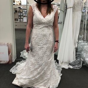 Ivory wedding dress